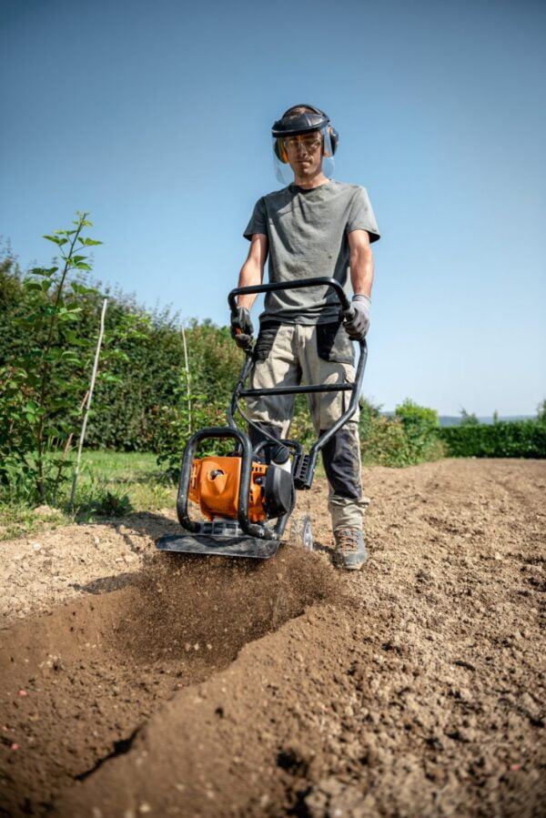 BC 230 PETROL TILLER - Image 2